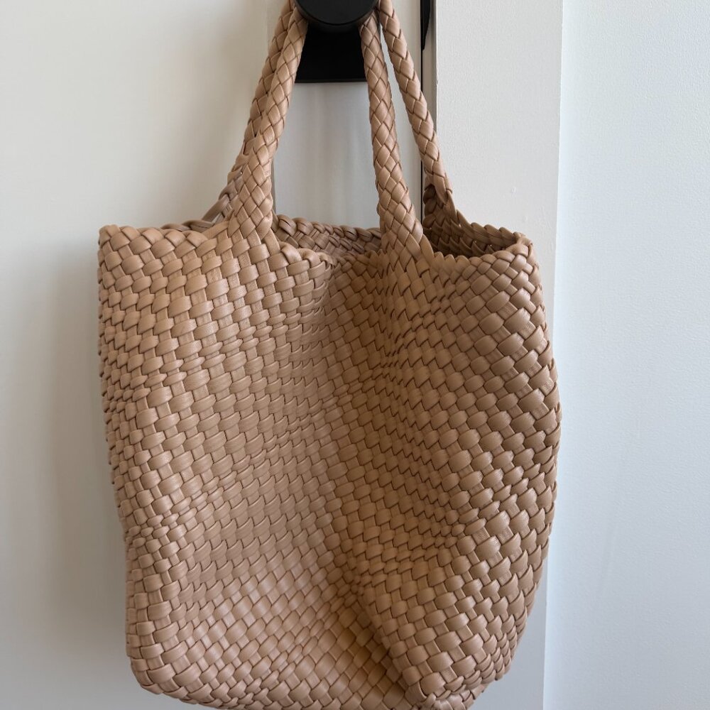 Vegan Leather Handbag tote like new - Picture 6 of 10